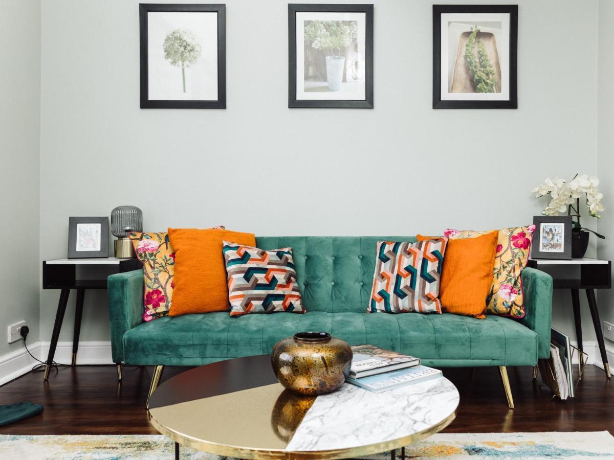 Send Beautiful Apartment In Guildford With Parking מראה חיצוני תמונה