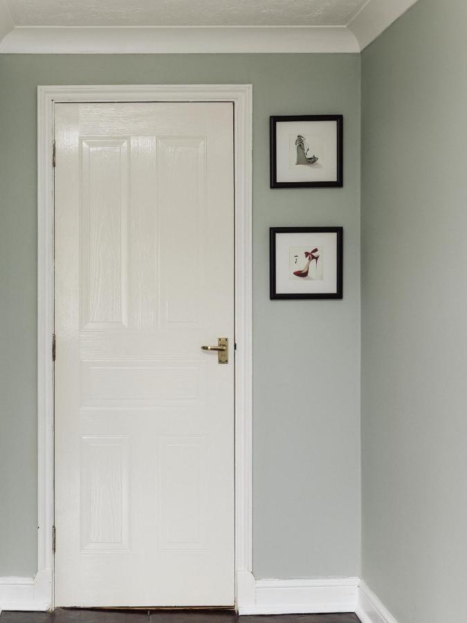 Send Beautiful Apartment In Guildford With Parking מראה חיצוני תמונה