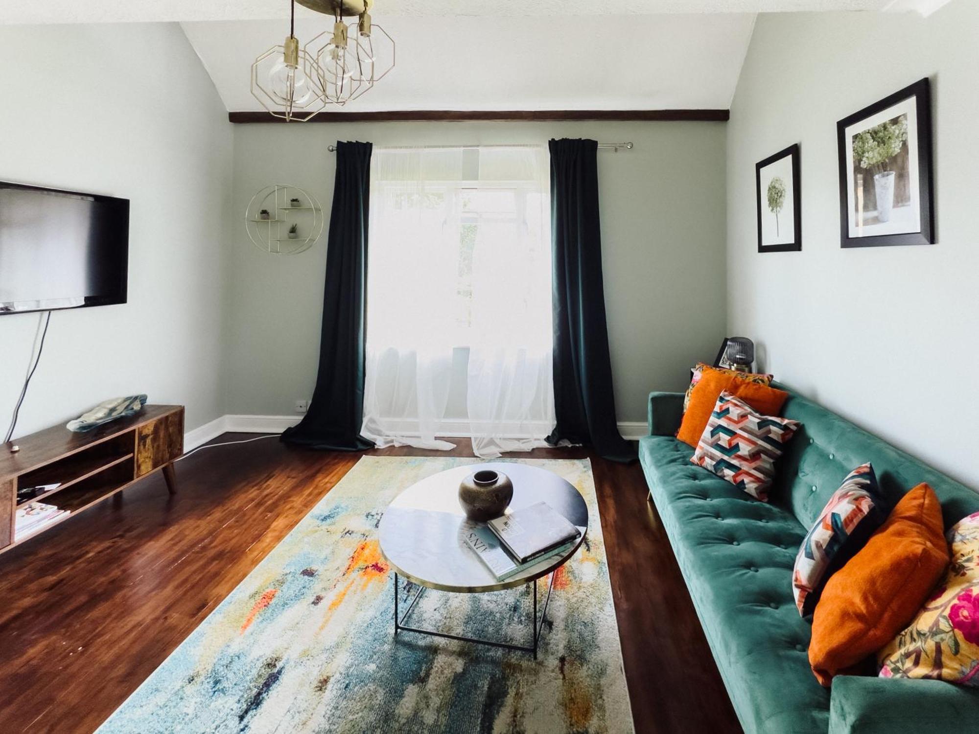 Send Beautiful Apartment In Guildford With Parking מראה חיצוני תמונה