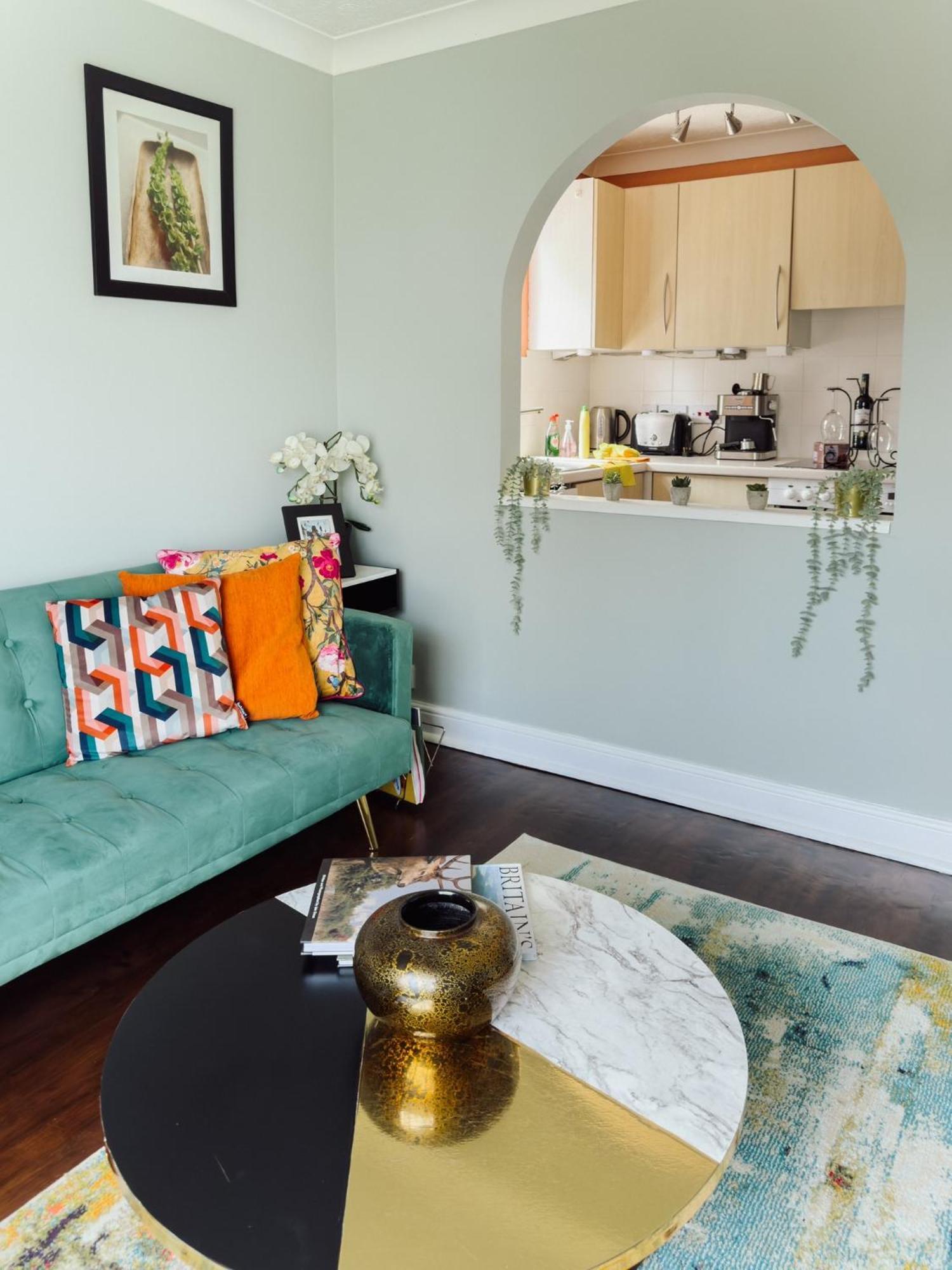 Send Beautiful Apartment In Guildford With Parking מראה חיצוני תמונה