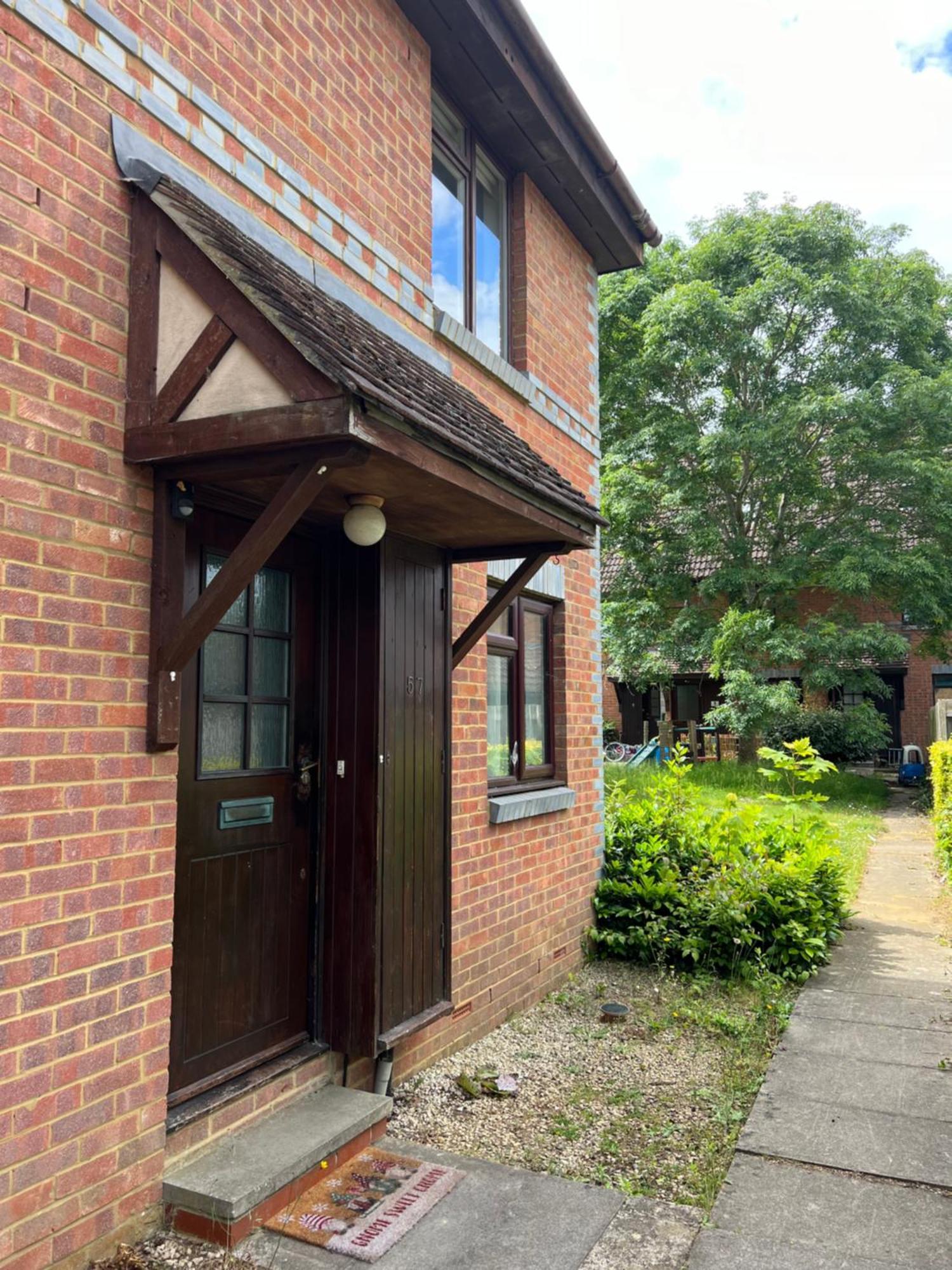 Send Beautiful Apartment In Guildford With Parking מראה חיצוני תמונה